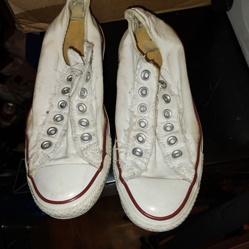 Converse sneakers size 7